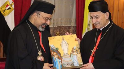 بطريرك الأقباط الكاثوليك يستقبل البطريرك الماروني بالمقر البطريركي