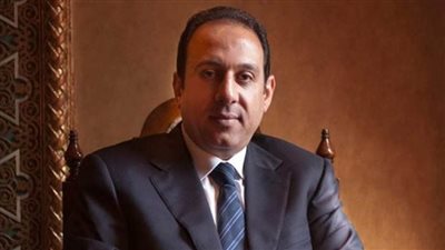 طلاب جامعة حلوان يختارون صاحب تريند أنا بيه وابن بيه للاحتفال بتخرجهم | فيديو 