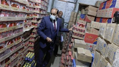 تموين الأقصر: ضبط 27 طن مواد غذائية داخل مخازن غير مرخصة | صور 