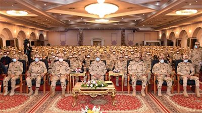 القائد العام للقوات المسلحة يلتقي طلبة الكليات والمعاهد العسكرية