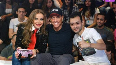 بحب أم الدنيا.. الفنان العالمي فان دام يزور مصر لنشر السلام وتنشيط السياحة| صور