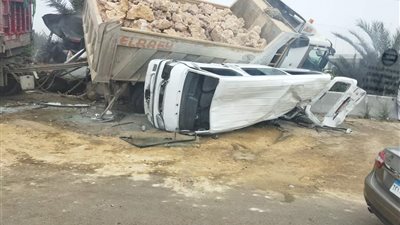 اختلال عجلة القيادة.. تفاصيل إصابة 20 شخصا في تصادم 10 سيارات بالإسكندرية