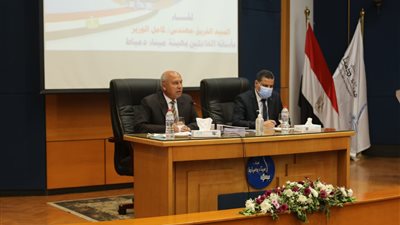 وزير النقل: استمرار تنفيذ المشروعات الضخمة رغم جائحة كورونا والأزمة العالمية 