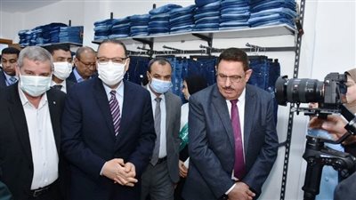 افتتاح منفذ الزقازيق للملابس والأحذية والأقطان بتخفيضات 50%