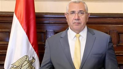 وزير الزراعة لـ أحمد موسى عن وصول الطماطم 20 جنيهًا: اسأل اللي بيبيع| فيديو