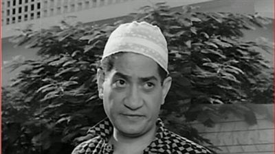 كتب السيناريو بواقعية ساخرة.. محطات في حياة يوسف عوف