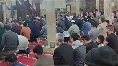 أقدم مسجد بإفريقيا.. المئات يؤدون صلاة التراويح في سادات قريش بالشرقية | بث مباشر