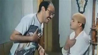 هو من اكتشفني.. محمد هنيدي يحكي موقفا طريفا مع صاحب شخصية الدليفري بـ صعيدي في الجامعة الأمريكية 