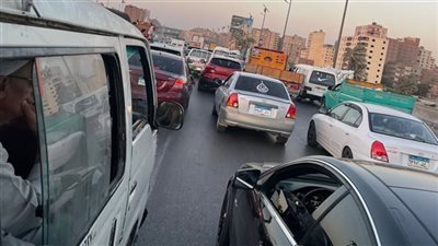 تعرف على الحالة المرورية بميادين ومحاور القاهرة والجيزة