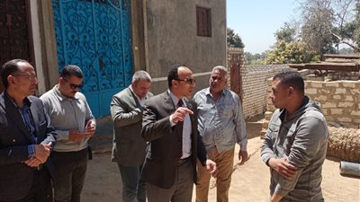 مجمع خدمات وصرف صحي.. نائب محافظ المنيا يتفقد مشروعات حياة كريمة في ملوي