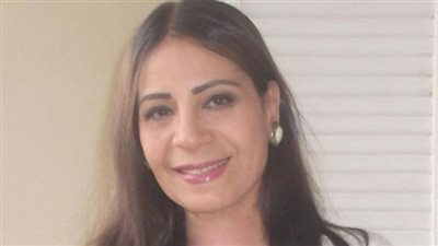 الزميل اندمج وزقني.. عفاف مصطفى تكشف إصابتها بكسر في يدها خلال التصوير