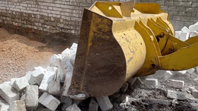 إزالة 10 حالات تعدٍ على الأراضي الزراعية وأملاك الدولة بالمنيا