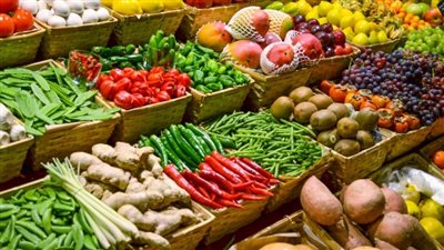 البامية بـ 150 جنيها والبانيه بـ 90.. ارتفاع جنوني في أسعار الخضروات والدواجن اليوم | بث مباشر