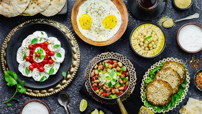 سحور اليوم.. فول بالخلطة وبيض اسكتلندي وشعرية باللبن