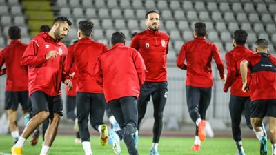 علي معلول يشارك في المران الجماعي للأهلي استعدادا لمواجهة الرجاء