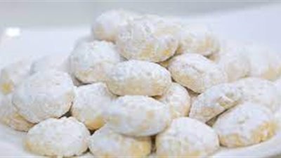قبل العيد.. استشاري تغذية تقدم نصائح عند تناول الكعك والبسكويت