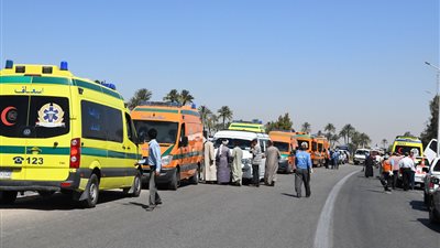 جثة و27 مصابًا.. ننشر أسماء ضحايا حادث تصادم حافلتين بالصحراوي الشرقي في سوهاج