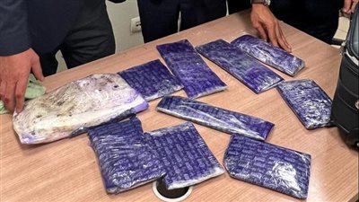 إحباط تهريب ٤ كيلو من بودرة مخدر الكوكايين مع راكبة قادمة من قطر