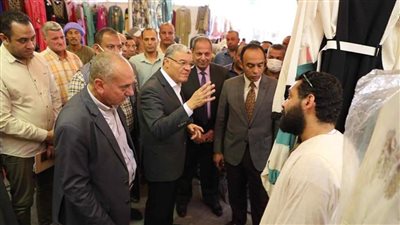 محافظ المنيا يفتتح معرض العيد فرحتنا للملابس الجاهزة بأسعار مخفضة بمركز سمالوط 