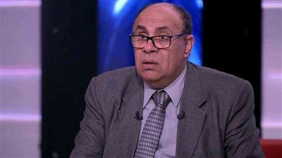 الكلام ده يا روح أمك لما أقول صلاة الصبح مش مكتوبة.. مبروك عطية ينفعل على أحد المتابعين | فيديو 