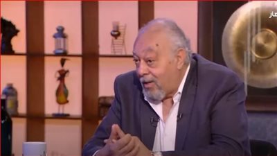 سامي مغاوري: نجلي كريم مظلوم فنيًا.. والدكاترة والمهندسين بيمثلوا والفنانين قاعدين يتفرجوا