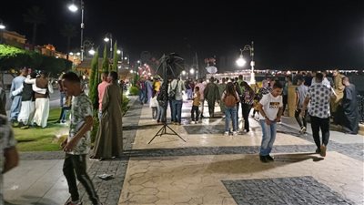 20 صورة ترصد إقبال المواطنين على كورنيش الأقصر بأول أيام عيد الفطر المبارك