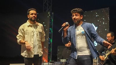 رامي جمال يكتشف موهبتين من جمهوره في حفل عيد الفطر