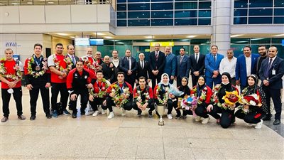 بعد حصد 13 ميدالية.. الشباب والرياضة تستقبل منتخب رفع الأثقال بمطار القاهرة