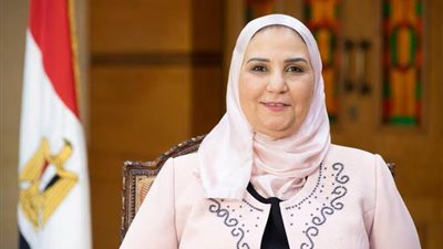 التضامن تعلن خطوات وشروط الحصول على مساعدات مالية شهرية | بث مباشر 