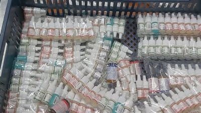 جمارك مطار الغردقة تُحبط محاولة تهريب كمية من عبوات مزيل التاتو