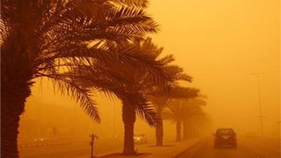 تعليق الدراسة والدوائر الحكومية.. العاصفة الترابية تصل السعودية وإيران