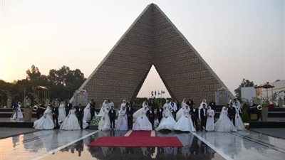 المنطقة المركزية العسكرية تنظم حفل زفاف جماعي لـ100 شاب وفتاة