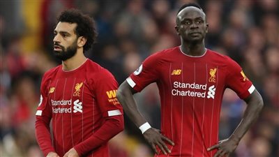 رئيس ليفربول يؤكد موافقة ملاك النادي على تجديد عقدي صلاح وماني