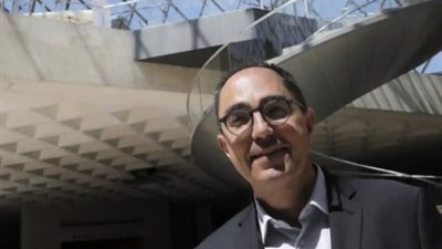 الجارديان: الرئيس السابق لمتحف اللوفر متهم في تهريب قطع أثرية من مصر خلال ثورة يناير