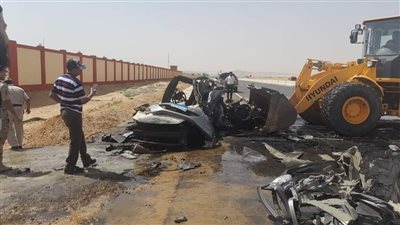 جهود لرفع آثار حادث الإسماعيلية وإعادة فتح الطريق بعد اشتغال سيارتين