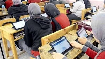 سحبوا ورق الإجابة.. ولي أمر يستغيث بسبب إنهاء امتحان الإنجليزي لطلاب الأول الثانوي قبل موعده بساعة بالقليوبية