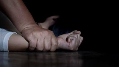 لمعرفة والد الطفل.. توقيع الكشف الطبي على فتاة تعرضت للاغتصاب على يد شابين بالجيزة