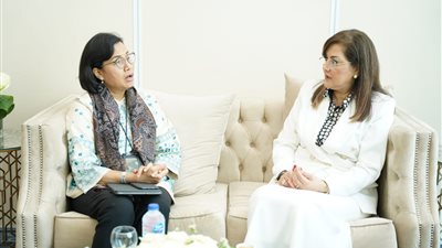وزيرة التخطيط تلتقي بوزيرة المالية الإندونسية لبحث ملفات مؤتمر قمة العشرين والـ COP27 