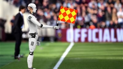 فيفا يخطط لاستخدام حكم روبوتًا في كأس العالم قطر 2022