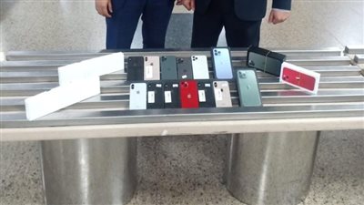 إحباط تهريب عدد من الهواتف المحمولة عبر جمارك مطار القاهرة 