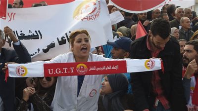 رويترز: احتجاج المئات في تونس العاصمة على خطة الرئيس لـ الدستور
