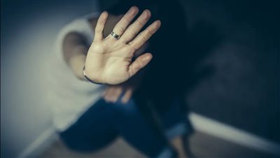 بعد انتشار الحوادث.. استشاري نفسي: ازدواجية الدين وانهيار الأخلاق هما السبب 