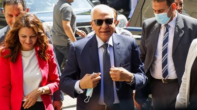 للتأكد من تطبيق تعليمات وزارة التعليم.. محافظ الجيزة يتفقد لجان امتحانات الثانوية العامة