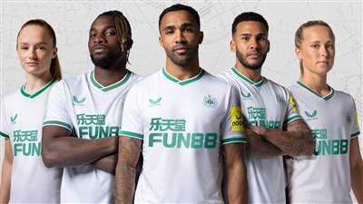 نيوكاسل يطلق قميصه الثالث المستوحى من ألوان المنتخب السعودي| صور