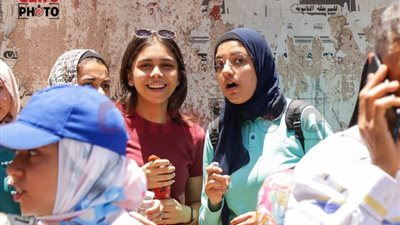 سهل والوقت مناسب.. ارتياح طلاب الثانوية العامة بعد انتهاء امتحان اللغة الفرنسية 