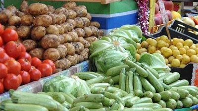 ورق العنب بـ 25 جنيهًا والفراخ البلدي بـ 60.. أسعار الخضروات والدواجن بالأسواق | بث مباشر