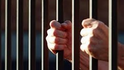 زّور اسمه للهروب من تنفيذ حكم قضائي والمحكمة تحبسه سنة
