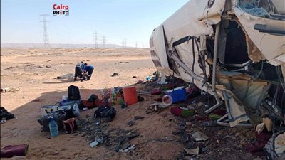 مصرع وإصابة 52 شخصا في تصادم أتوبيس سياحي وسيارة نقل بأسوان | بث مباشر 