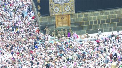 كوميديا عفوية.. مواقف طريفة لحجاج مصريين خلال أداء فريضة الحج