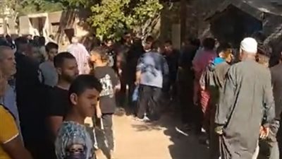 انهيار أسرة الطفل غريق بحر شبين بالمنوفية أثناء تشييع جثمانه.. وأقاربه: كان وحيد أبوه | بث مباشر 